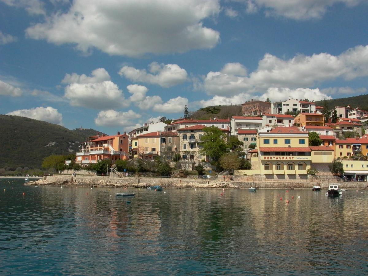 Beautiful Seaside 2 Bedroom Apartment Babina Rabac Exterior foto