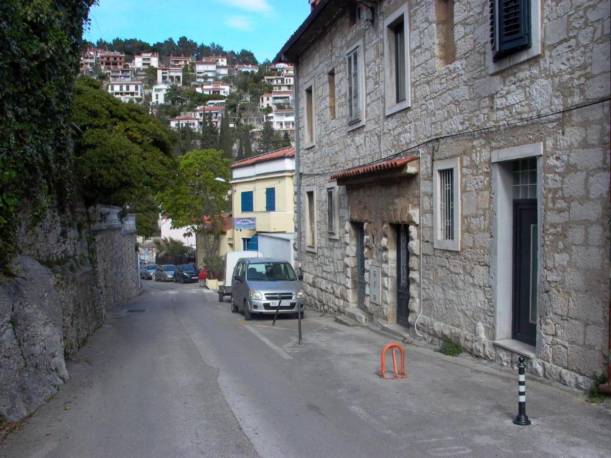 Beautiful Seaside 2 Bedroom Apartment Babina Rabac Exterior foto