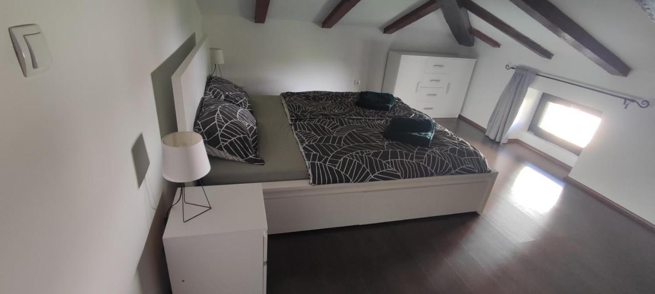 Beautiful Seaside 2 Bedroom Apartment Babina Rabac Exterior foto