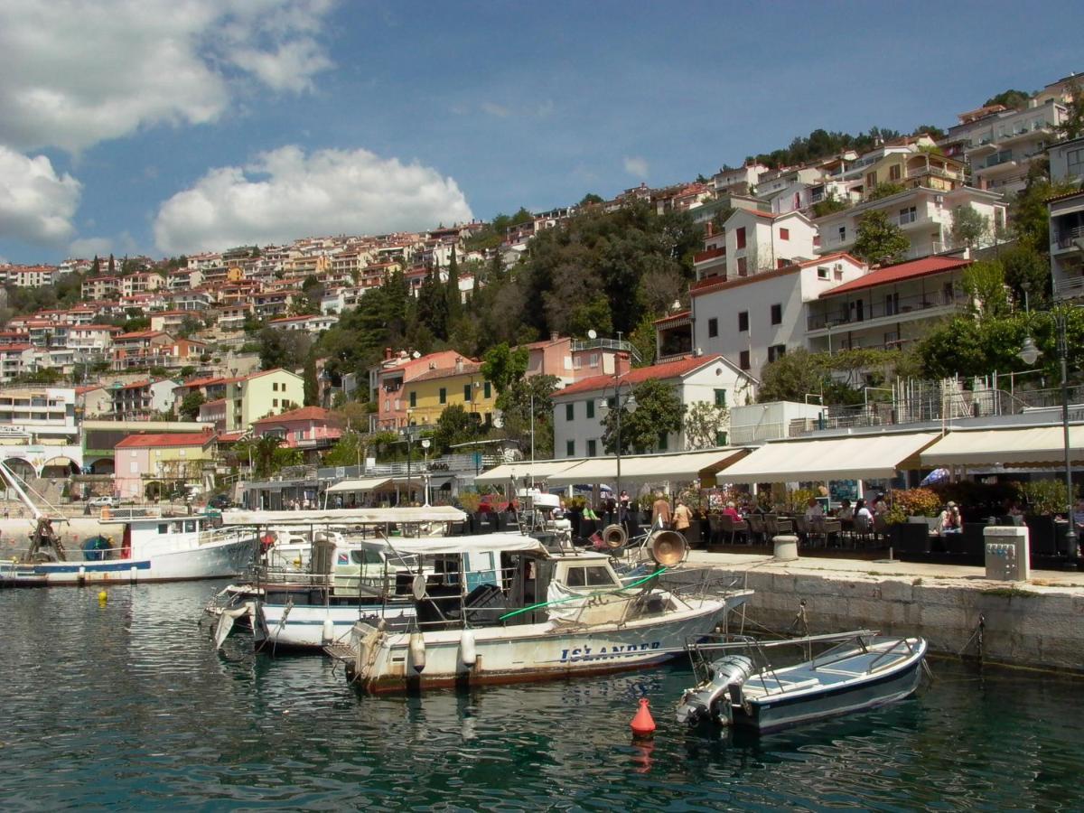Beautiful Seaside 2 Bedroom Apartment Babina Rabac Exterior foto